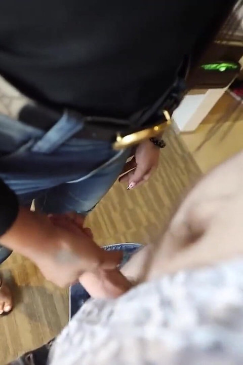 Johntronx - ชาวเอเชียมือสมัครเล่นที่ไม่จริงในกางเกงยีนส์แน่นๆ ดูดควยฉัน