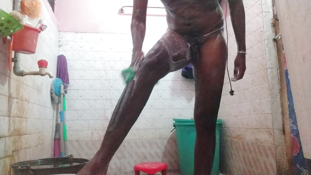 Тамільська сексуальна несподівана зйомка з великим чорним членом на 10 дюймів