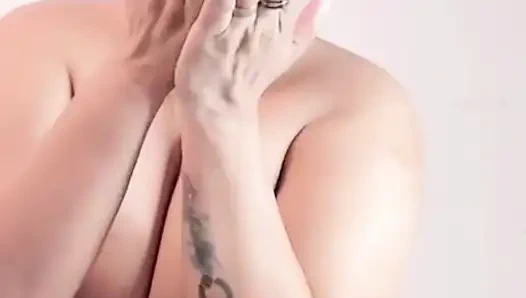 твоя дама- латина горячая