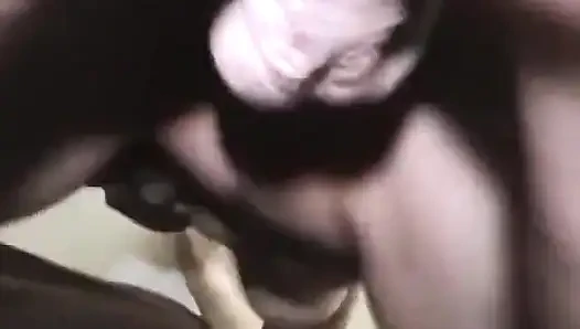 Едва достигшая законного возраста Gwen Diamond трахает Eric Darkside