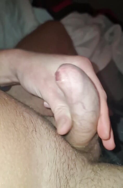 Ateşli eşcinsel noface twink x mastürbasyon yapıyor ve boşalıyor