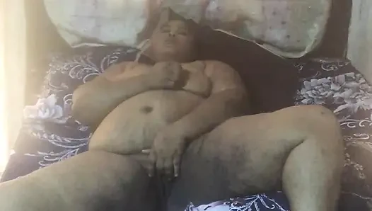 Tracy kene amcığını sikmeye hazırlanıyor