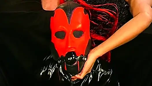 Ggg - Sürtük Hatun Istekli Bir Şekilde Birden Fazla Yarağı Yutuyor