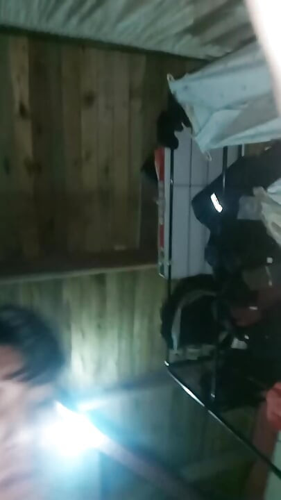 אווה מסיימת עם התחת שלה שטוף בחלב לכל כך הרבה זיונים