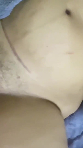 Moment captivant de la "Fată frumoasă cu sâni mari se distrează futând și sugând pula până la Crot"