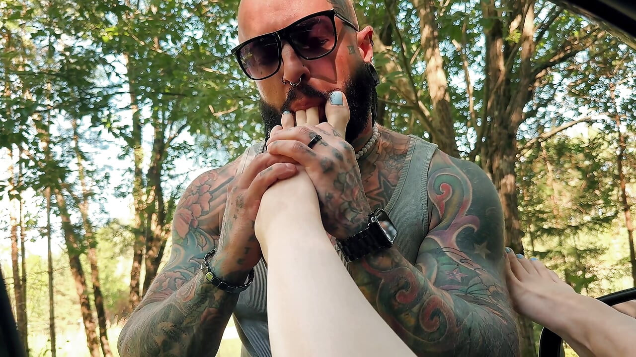 Lake Foot Worship - Stranger Licks Ass & Pussy to Orgasm
