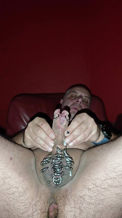 sls-frank Subincision spritzen im Gay Kino