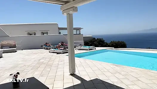 Mykonos'ta bir villada vahşi grup seks