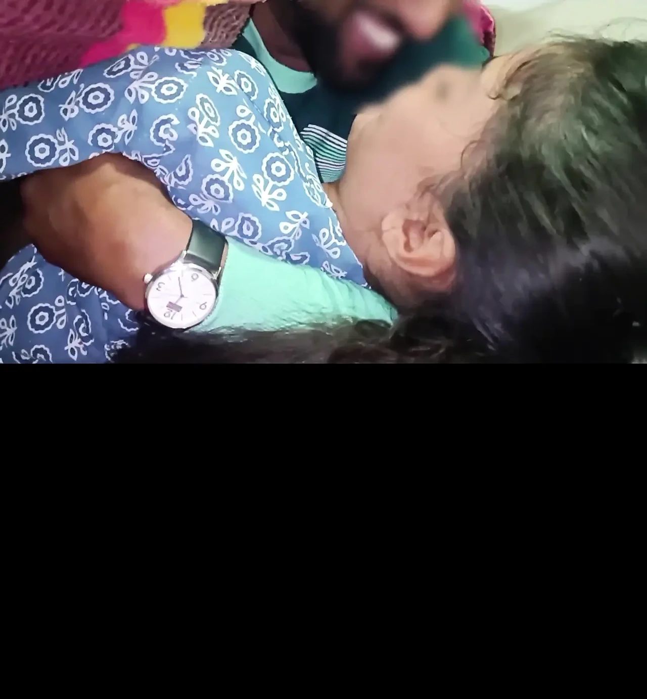 Desi Girl 1st Time Fucked at BF's House in Clear Hindi Audio Full Viral Video