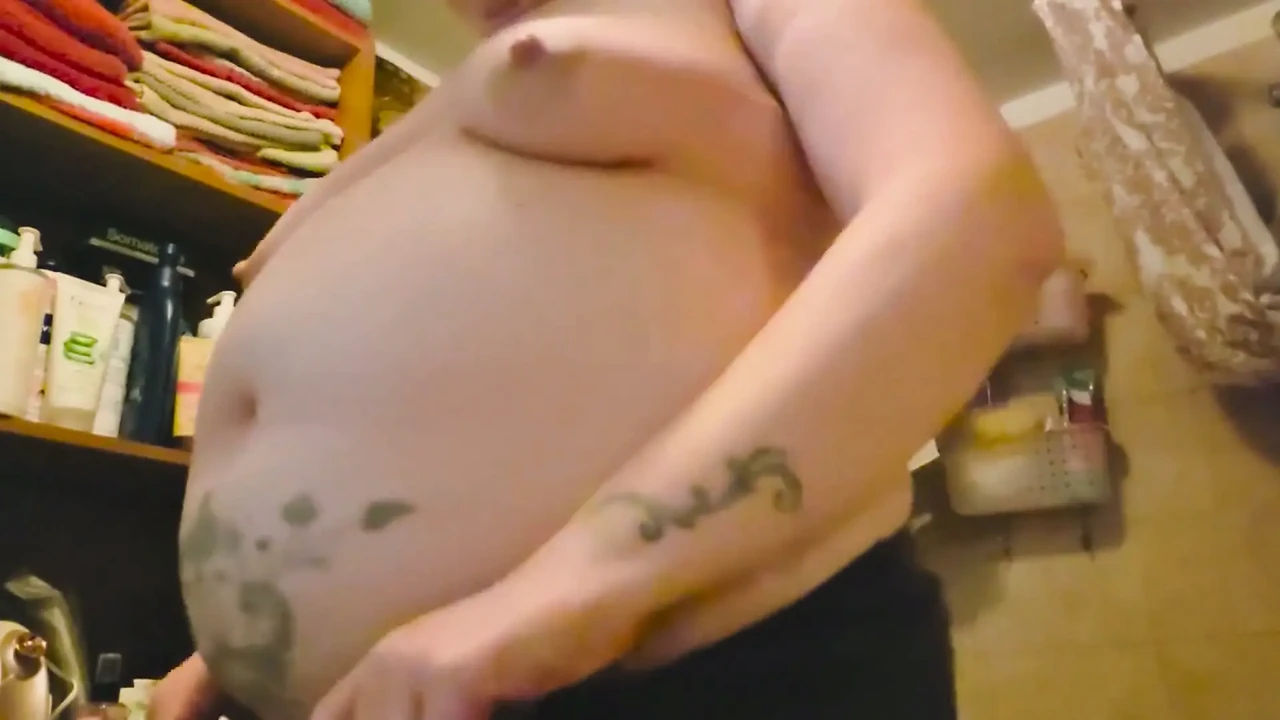 Full Reed After a Binge: Belly Show and Hot Shower