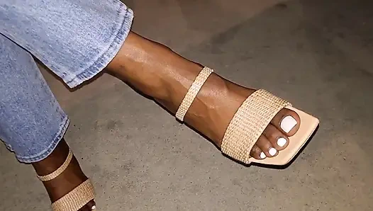 Belle Hadja Pretty Feet of the Night