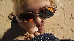 समुद्र तट पर लंड चुसाई