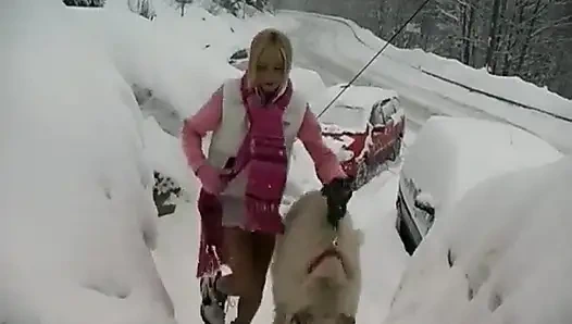 Lesley befriedigt ihre muschi