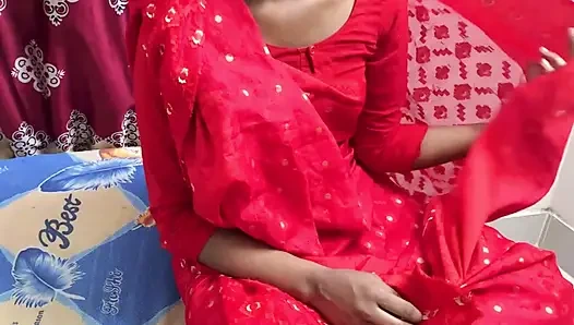 Seksi üvey annemi siktim, odamda sert sikişiyorum