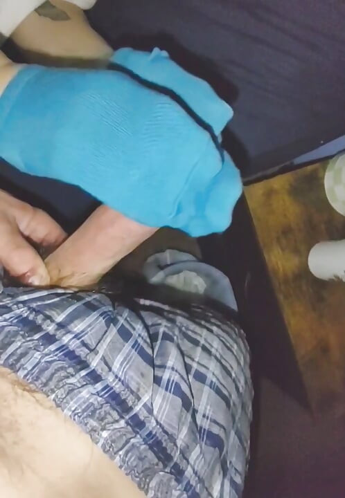 Seksi plava bez emisije ankle čarape drka kurac i svršava