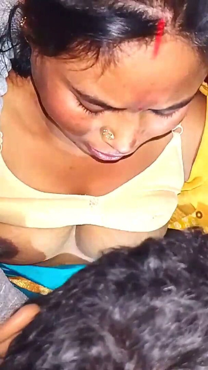 हम अपनी प्यारी सी पत्नी के साथ मजे से सेक्स किया | क्लिप 2