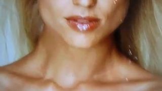 Michelle Hunziker камшот на лицо и сиськи в видео от первого лица