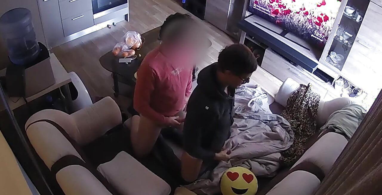 Kembar Lagi Ditangkap Pada Kamera! Kali ini teman lelaki memutuskan dia mahu atas saya - jadi dia menghisap saya, saya