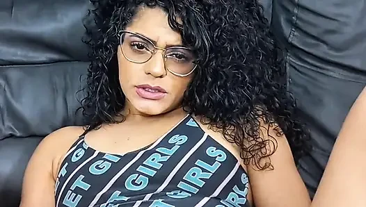 Pantat besar Brasil sensualisasi meminta kontol!