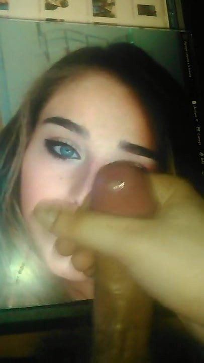 Manuela D Cumshoted