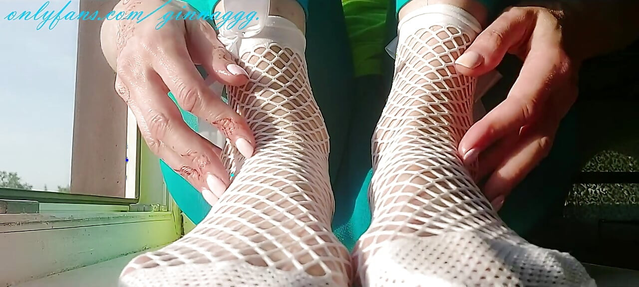 Foot Massage Wet Feet Slippery Toes Light Foot Strokes Beautiful Nails Pedicure Sexy Ginnagg