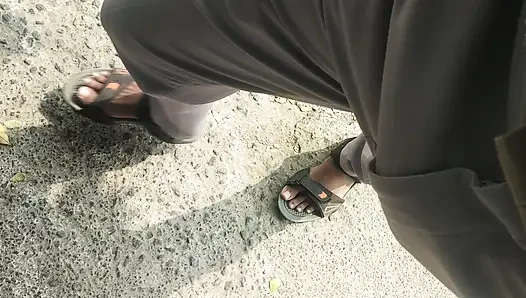 Tamilteninches otobüs standında büyük zenci gösterisi