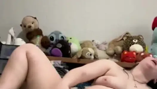 Студентка трахает себя для тебя