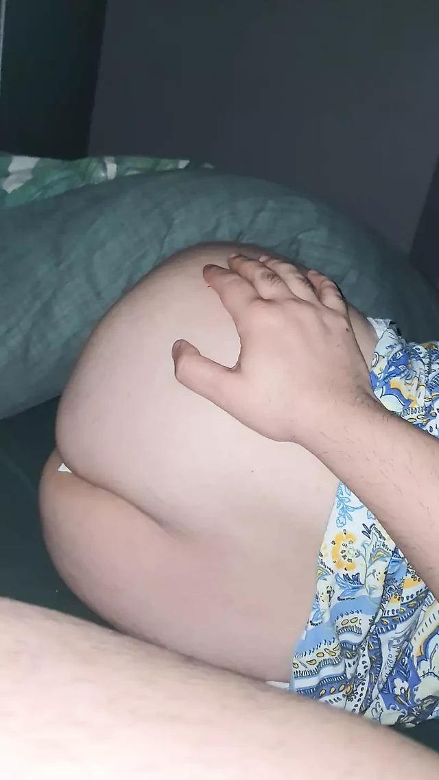 Step son hand slip on step mom big white ass