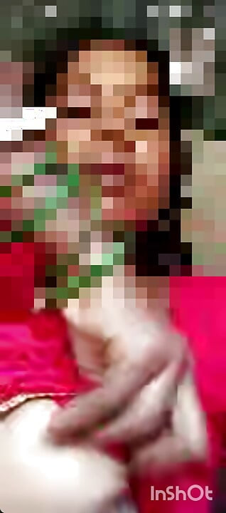 Desi bhabhi ne video call pe gand aur chut dikhai