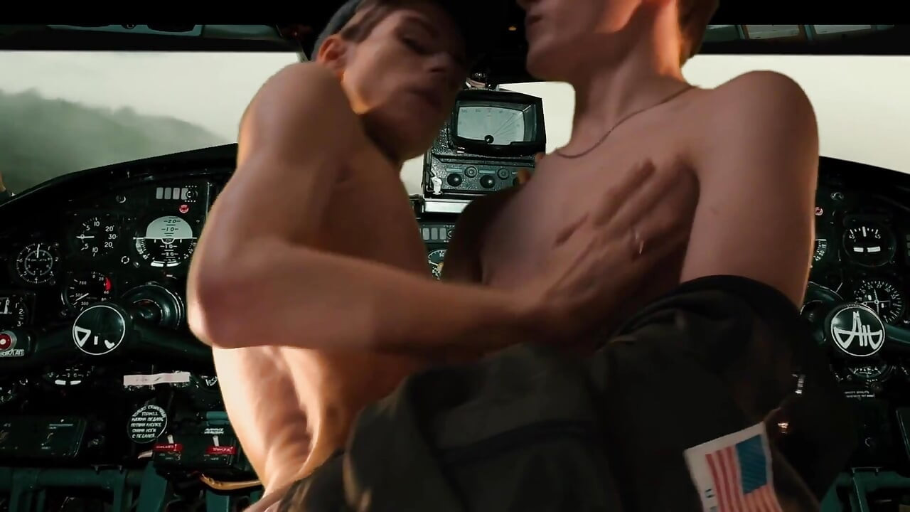 Piloto de avião distraído para sexo quente