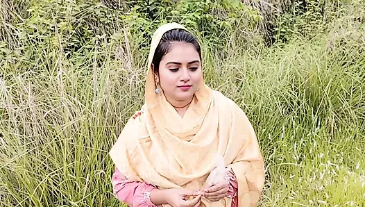 Açık havada güzel Hintli bangla köyü yenge zar zor anal sikişiyor video. 01