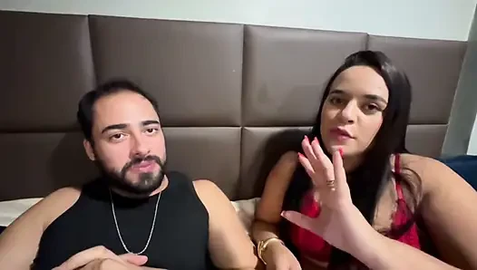 Saya mewawancarai bajingan ini dan memberinya vagina panas saya yang penuh terangsang