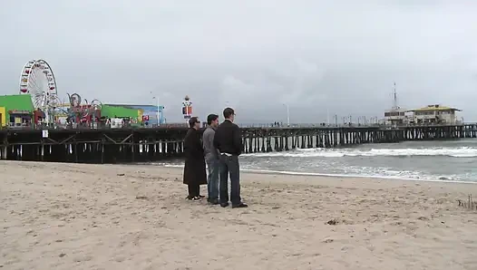 Pelacur terangsang lapar untuk kontol dan untuk menjilati memek