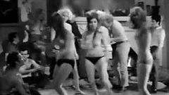 पार्टी क्लासिक: कॉलेज गर्ल्स (1968 सॉफ़्टकोर)