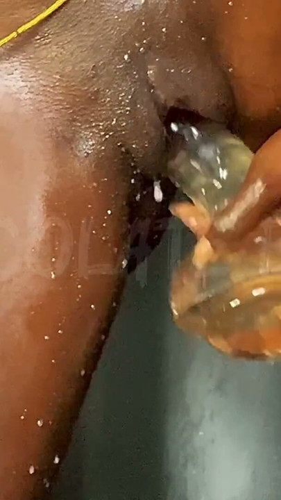 Ouuu I can’t believe my step dads COCK is so fuckin HUGE, I accidentally seen him stroking it in the Shower mmm fuck! | Clip 2