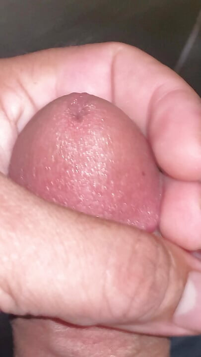 Velho Fodendo Meu Prepúcio - Aproveitando o Pau Não Circuncidado - Gozando no Pau Não Circuncidado