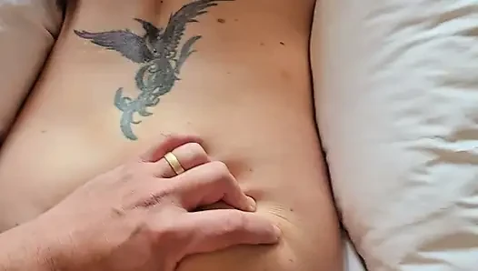 Echte milf gefickt und tagsüber im hotel bei offenen fenstern vollgespritzt