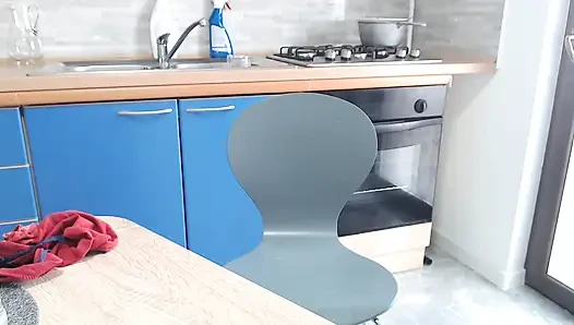 Babacık için kichen'de istediği gibi oyna