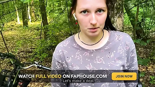 Die Dumme Brünette Hat Im Wald Ein Fahrrad Kaputt Gemacht Und Mit Einer Pussy Für Die Reparaturen Bezahlt! Verdammter Doggystyle