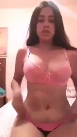 Desi girl choot me ungli kar rahi hai boyfriend k liye