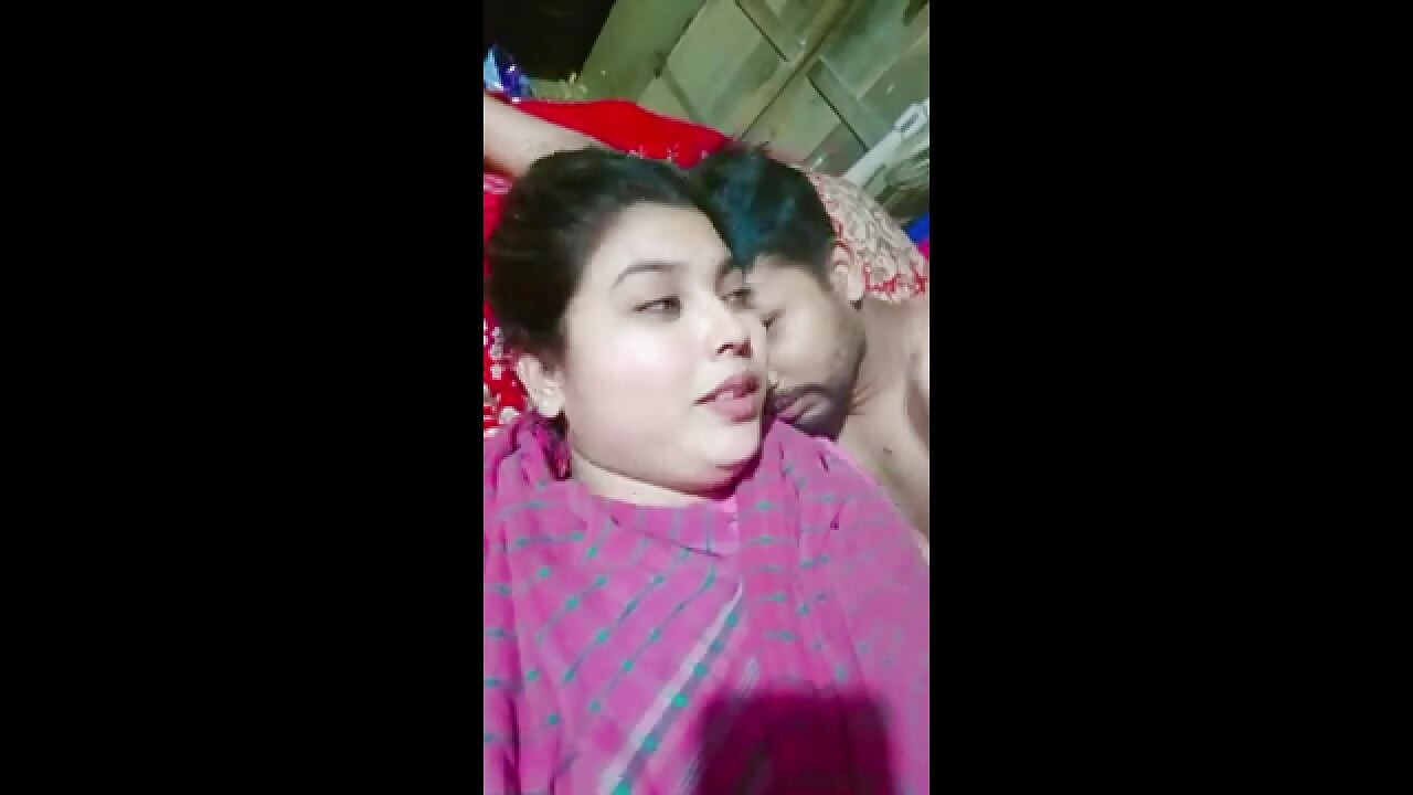 Sudipa'nın büyük yarakla nasıl sikişmesi üzerine seks videosu