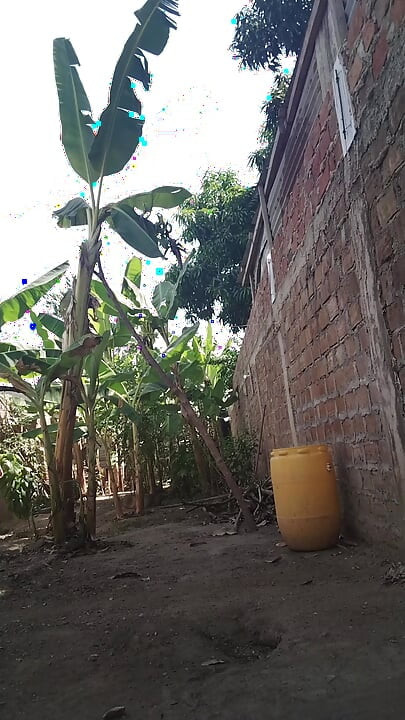 me gusta que mis vecinos me vean mientras me doy dedo