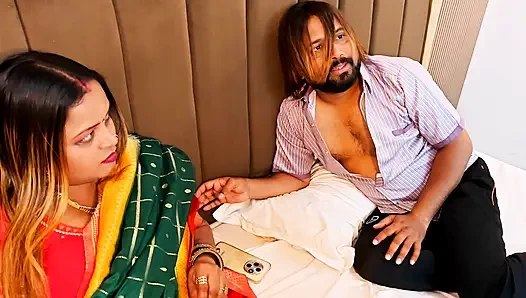 Die freundin der indischen desi-freundin hatte hardcore-sex, hindi-audio mit ihrer muschi ficken