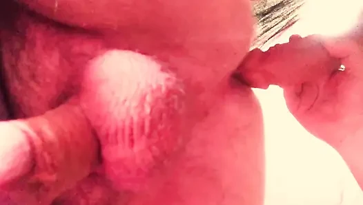 Yarak emme ve ağzıma birden fazla boşalma ile anal sağım