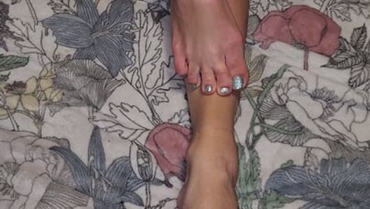 Sexy vrouw pronkt met haar sexy voeten zolen