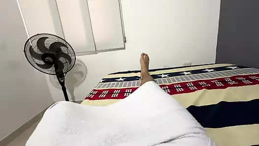 I'm Going to Take a Shower and I See My Exciting Stepsister Naked, I Get Horny and End up Fucking Her Juicy Vagina
