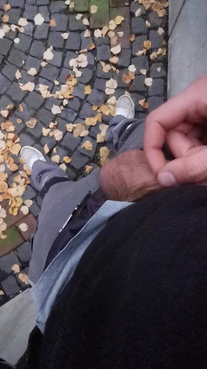 Outdoor Handjob amateur