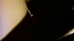 Une salope blanche amateur classique reçoit des coups de multi-sperme par une grosse bite noire