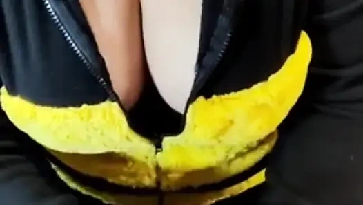 Booking up sama pria asing di pesta Halloween