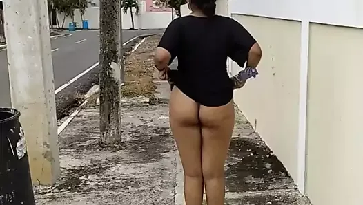 Mommy is walking without panty in front of the neighbors!!